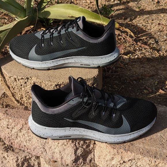 nike quest 2 men's grey